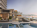 Infinity pool where you can enjoy views of pine groves and the ocean